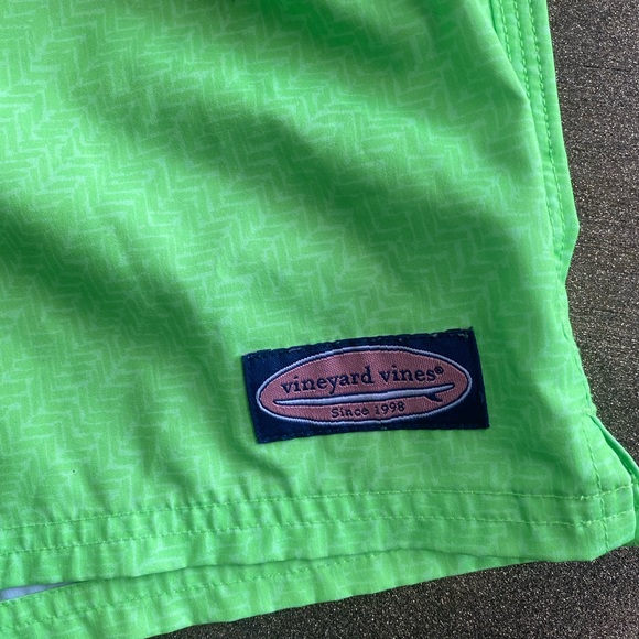 Vineyard vine, size small men’s swim trunks, 6 inch inseam - Picture 3 of 4